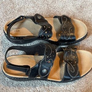 Clarks Women's Black and Tan Sandals